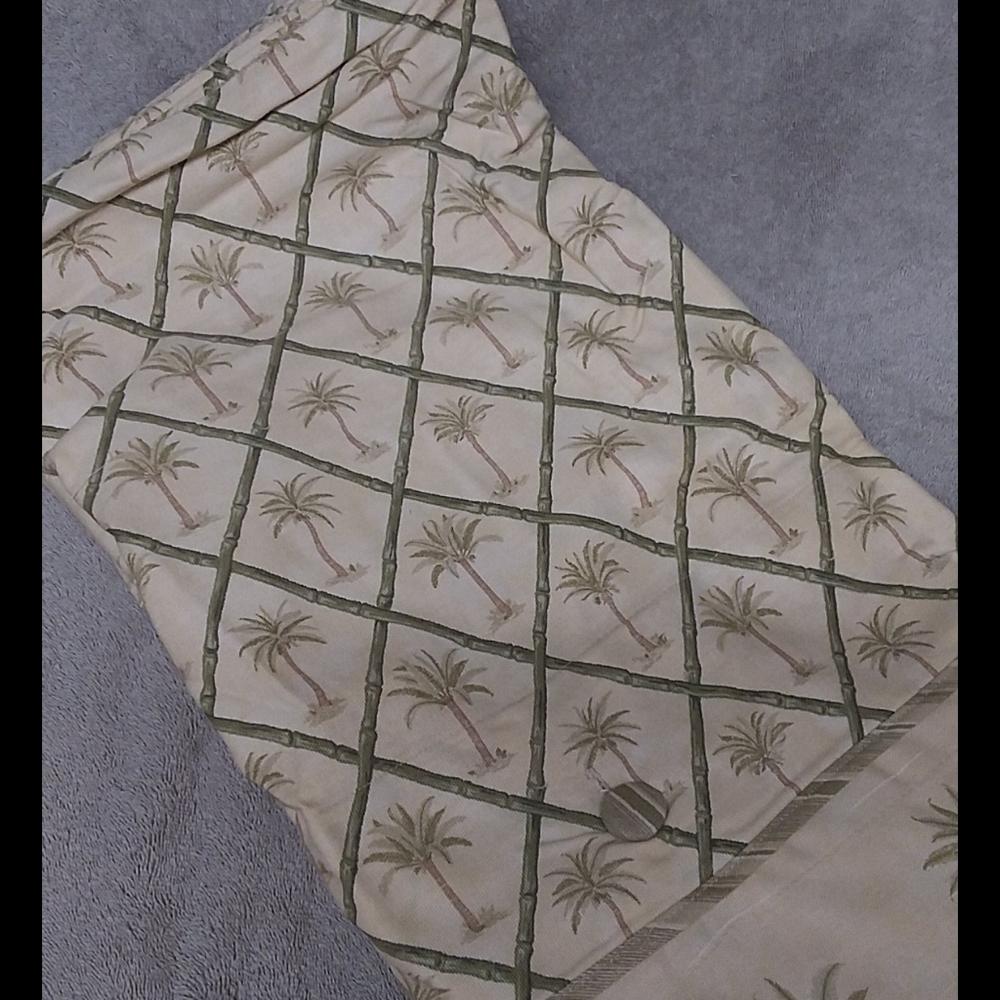 Waverly Tahiti Sage Duvet cover and 2 shams